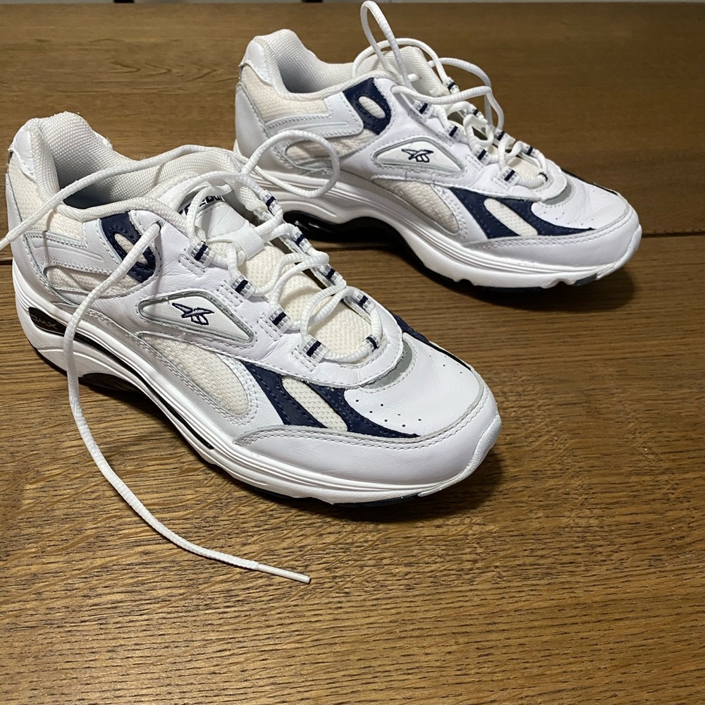 white retro dmx vintage reebok shoes